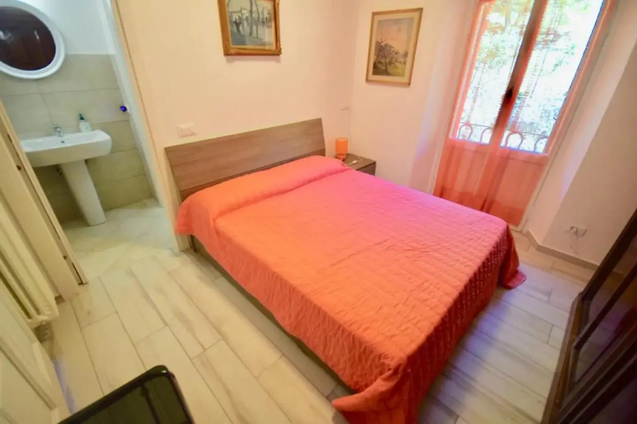 Villa Silvana Perledo 0*,