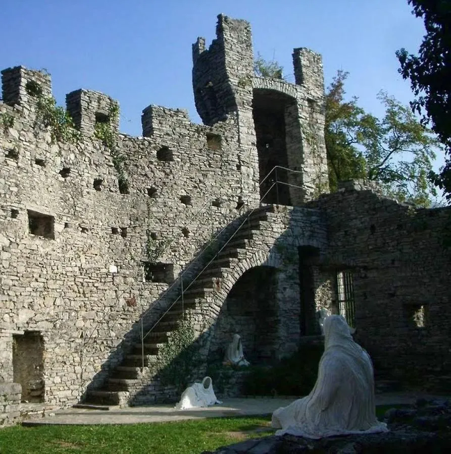 Villa Silvana Perledo 0*,